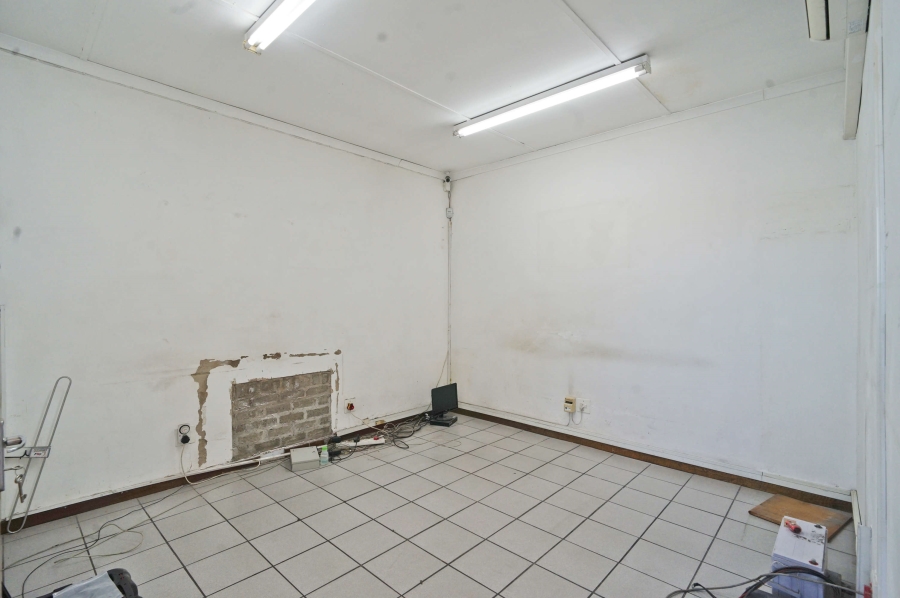 To Let commercial Property for Rent in North End Eastern Cape